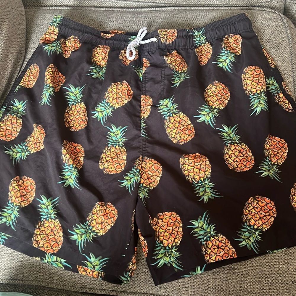 Men’s XXL swim trunks